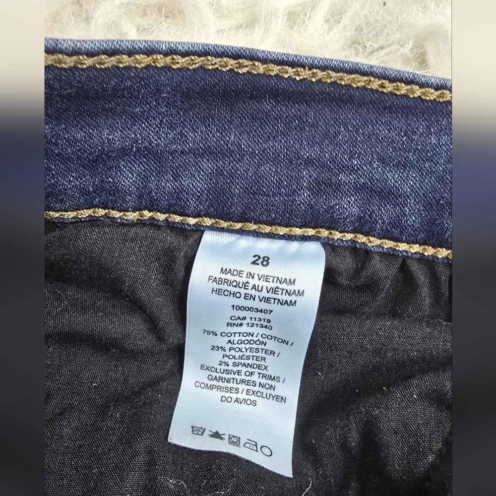 Classic Blue Women's Jeans - Picture 8 of 9